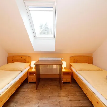 Pod Břesteckou Skalou 3*