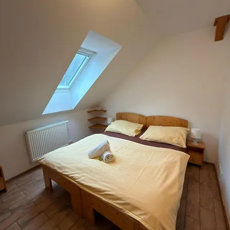 Pod Bresteckou Skalou 3* Břestek