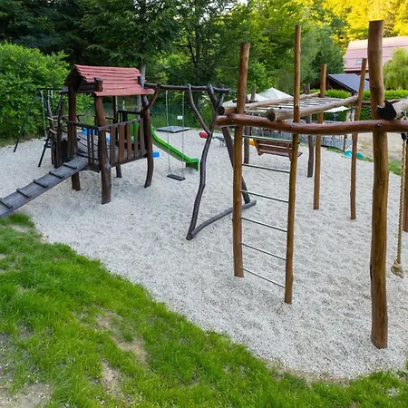 Pod Bresteckou Skalou 3* Břestek